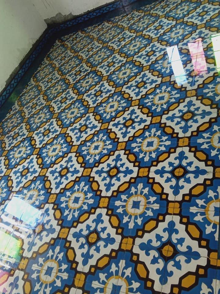 Wristline Border Athangudi Tiles - bharatnatural